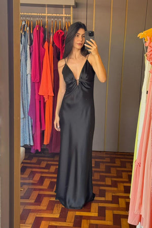 VESTIDO LONGO EM CETIM PRETO